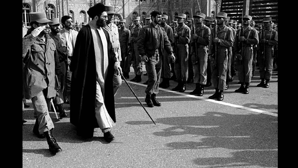 سان دیدن آیت الله خامنه ای از نظامیان به همراه صیاد شیرازی